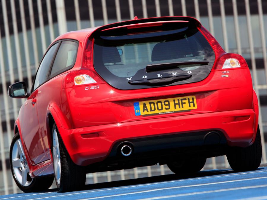  Volvo C30 R-Design DRIVe Efficiency 2009 года  (UK) (фото 6 из 9)